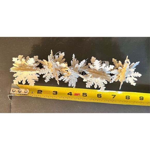 VTG Mixed Lot 50+ Plastic Christmas Ornaments Balls Snowflakes Drums Presents - Picture 4 of 14